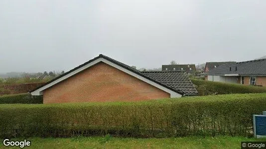 Andelsboliger til salg i Låsby - Foto fra Google Street View