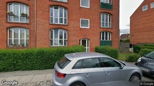 Andelsboliger til salg i Charlottenlund - Foto fra Google Street View
